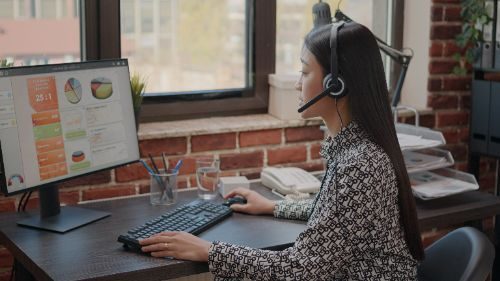 Female Help Desk Analyst